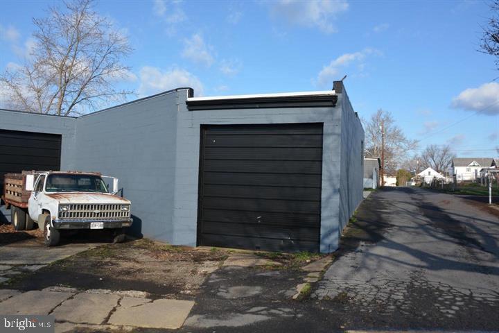 1206 E OLDTOWN ROAD