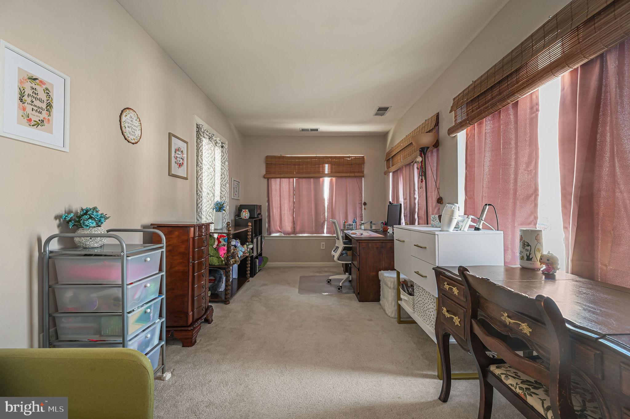 HEARTHSTONE MANOR - Residential