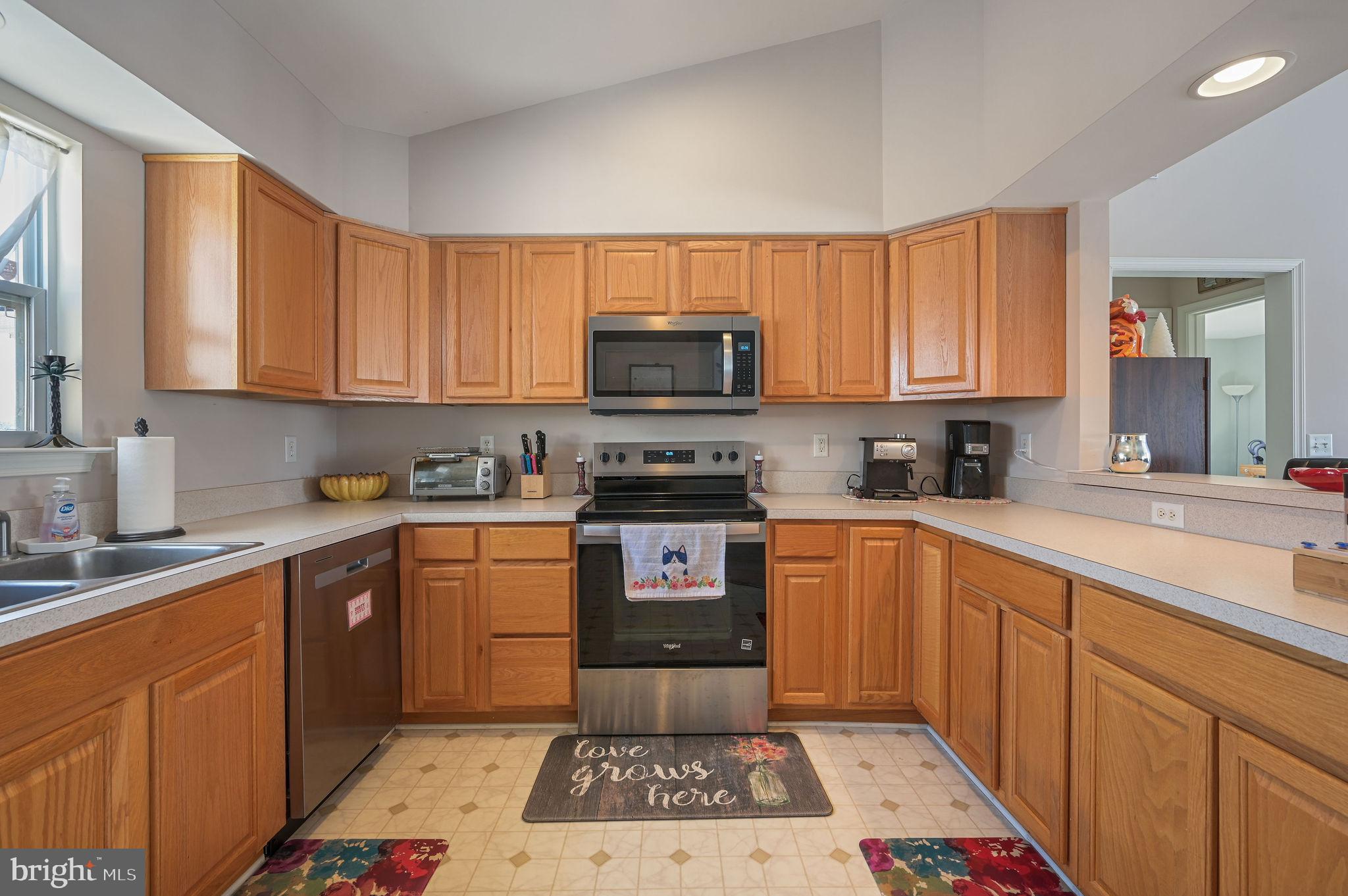 HEARTHSTONE MANOR - Residential