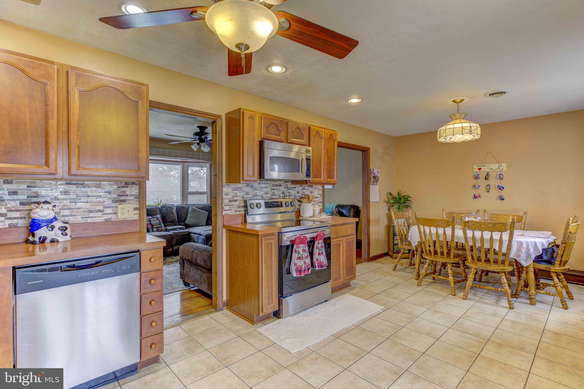 A MELVIN LEWIS - Residential