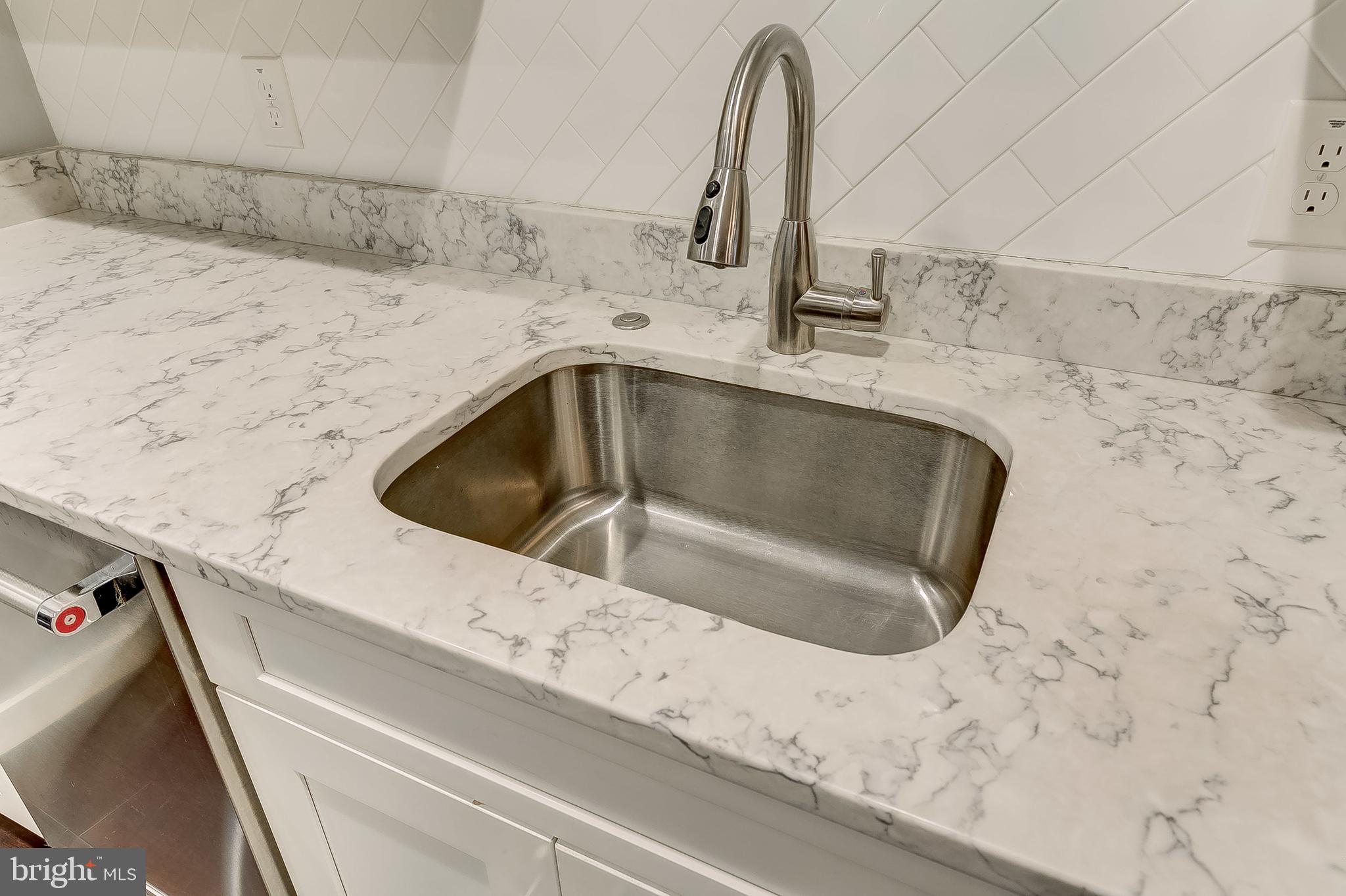 LOCUST POINT - Residential Lease