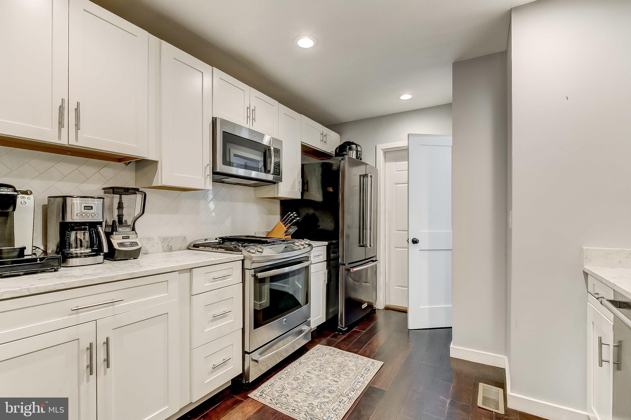 LOCUST POINT - Residential Lease