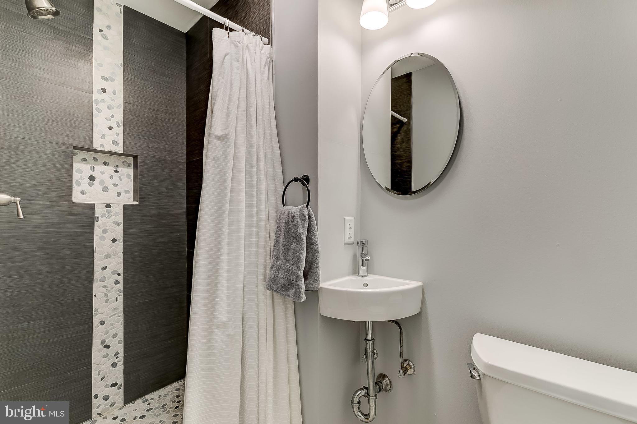 LOCUST POINT - Residential Lease