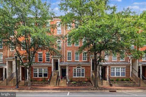 Photo of 417 Cameron Station Boulevard, ALEXANDRIA, VA 22304 (MLS # VAAX2065572)