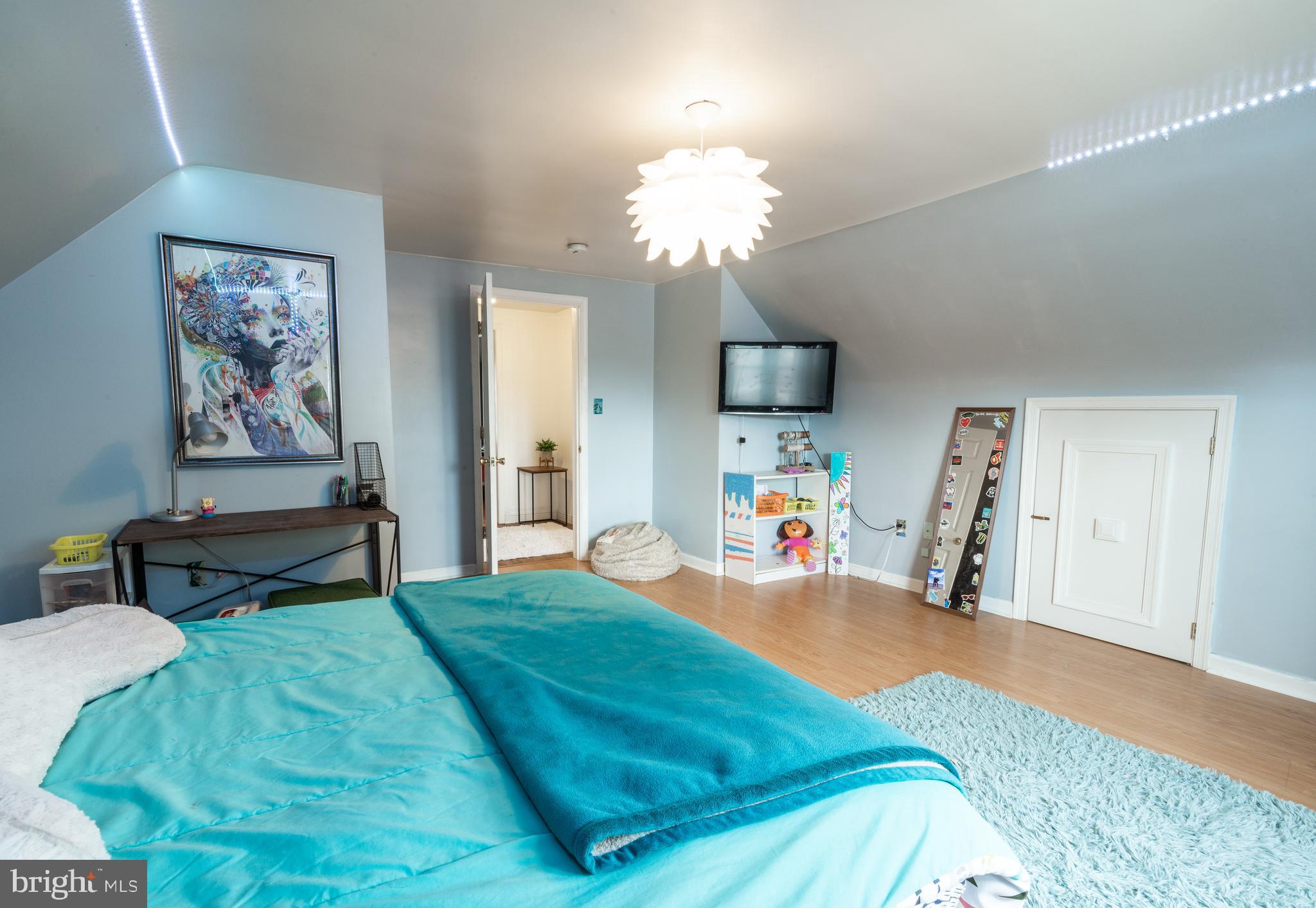 OAK HILLS - Residential