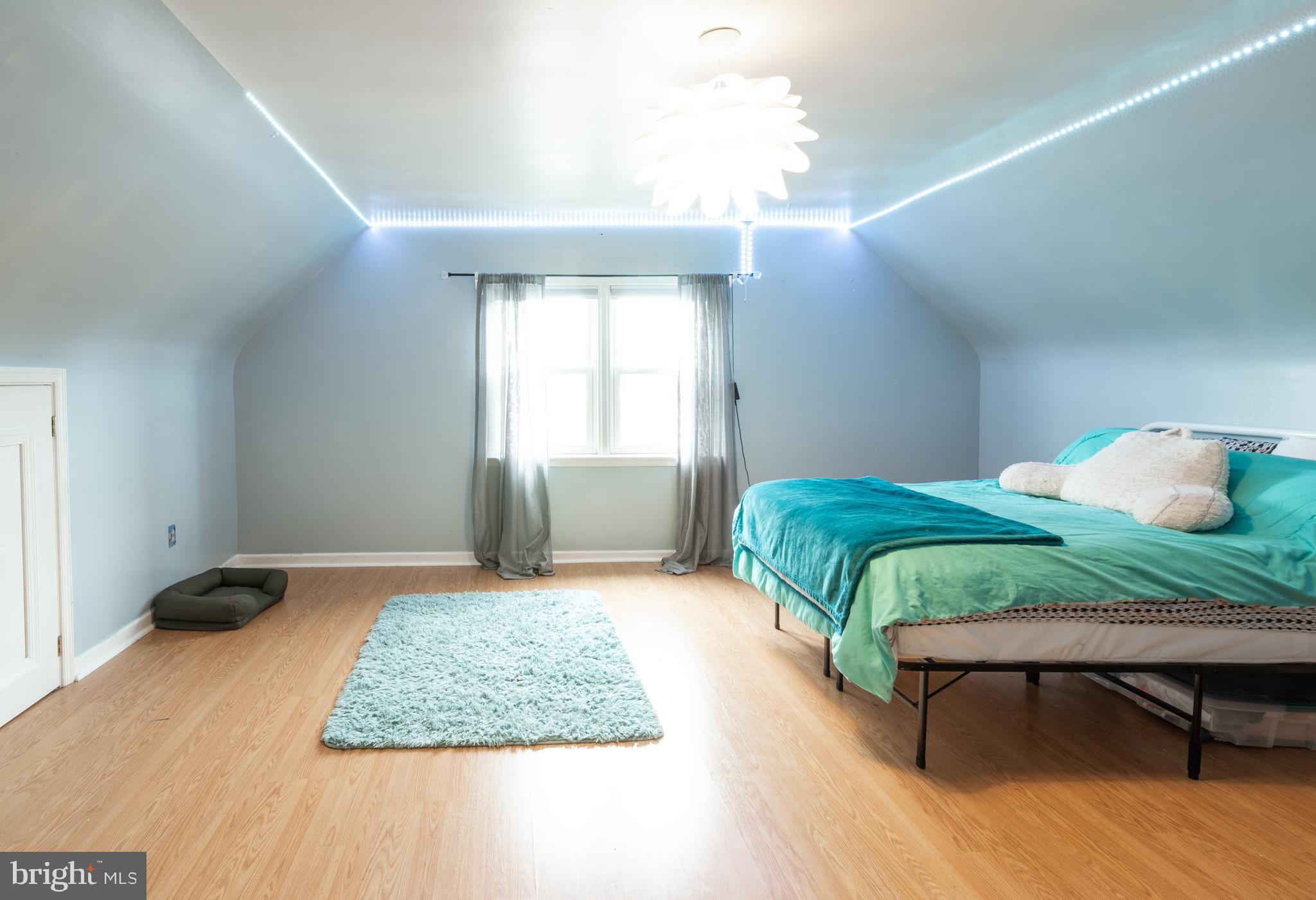 OAK HILLS - Residential