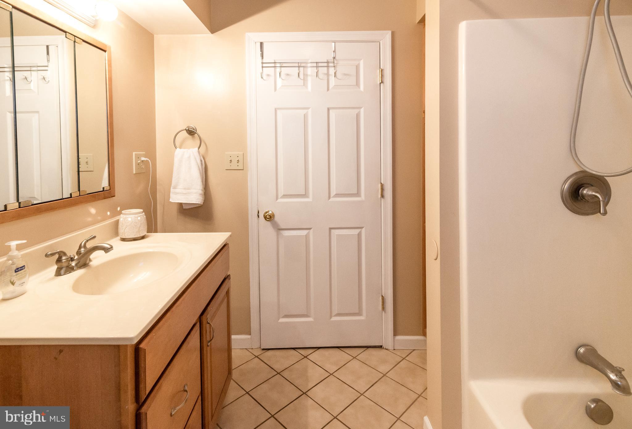 OAK HILLS - Residential