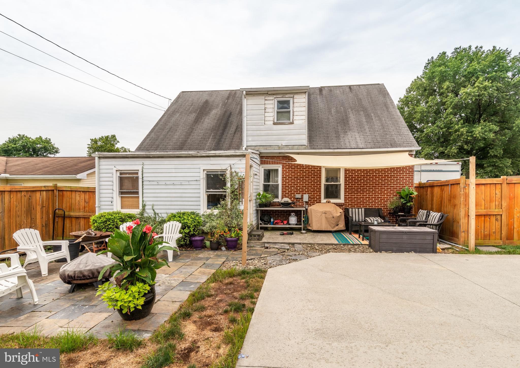 OAK HILLS - Residential