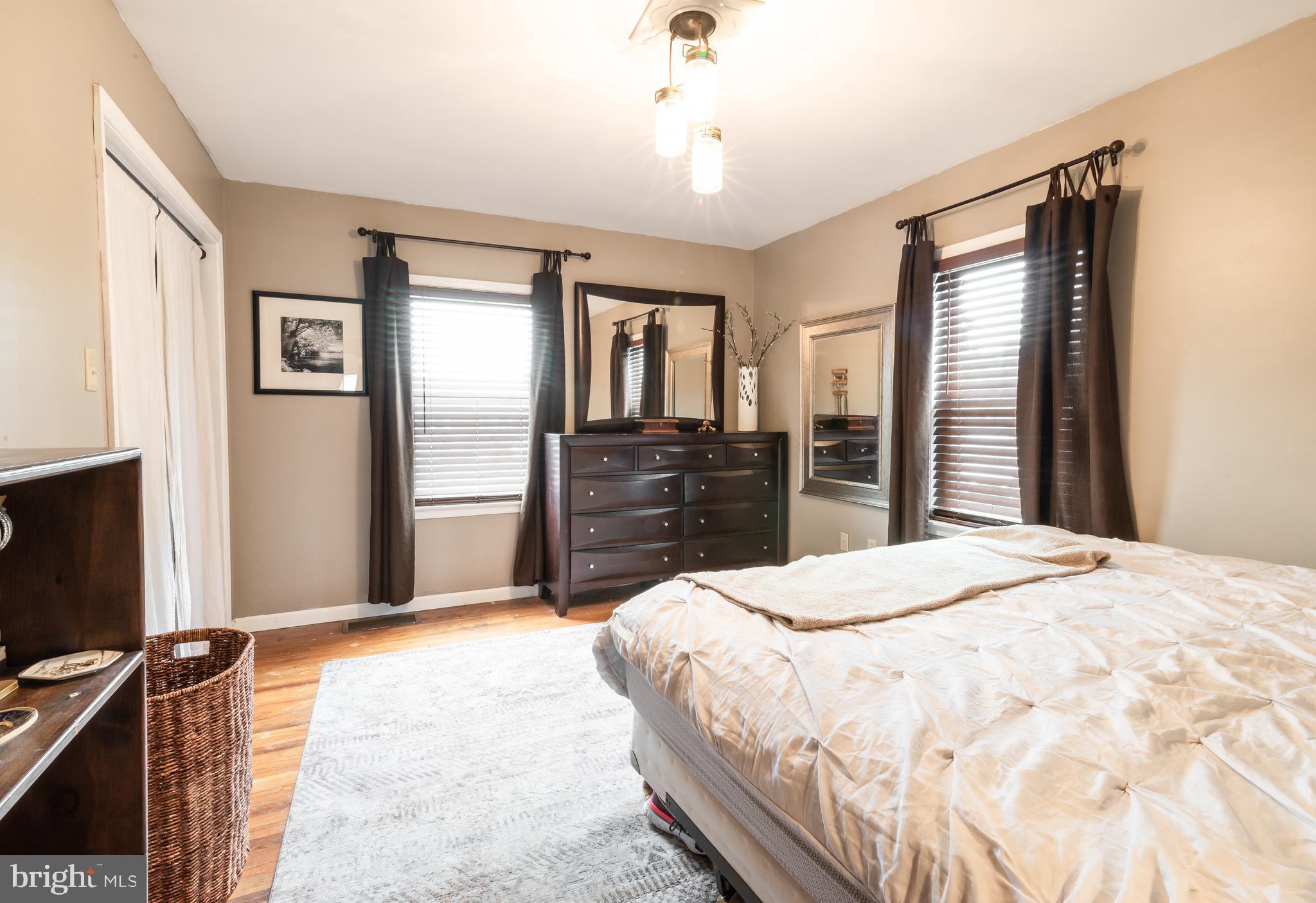 OAK HILLS - Residential