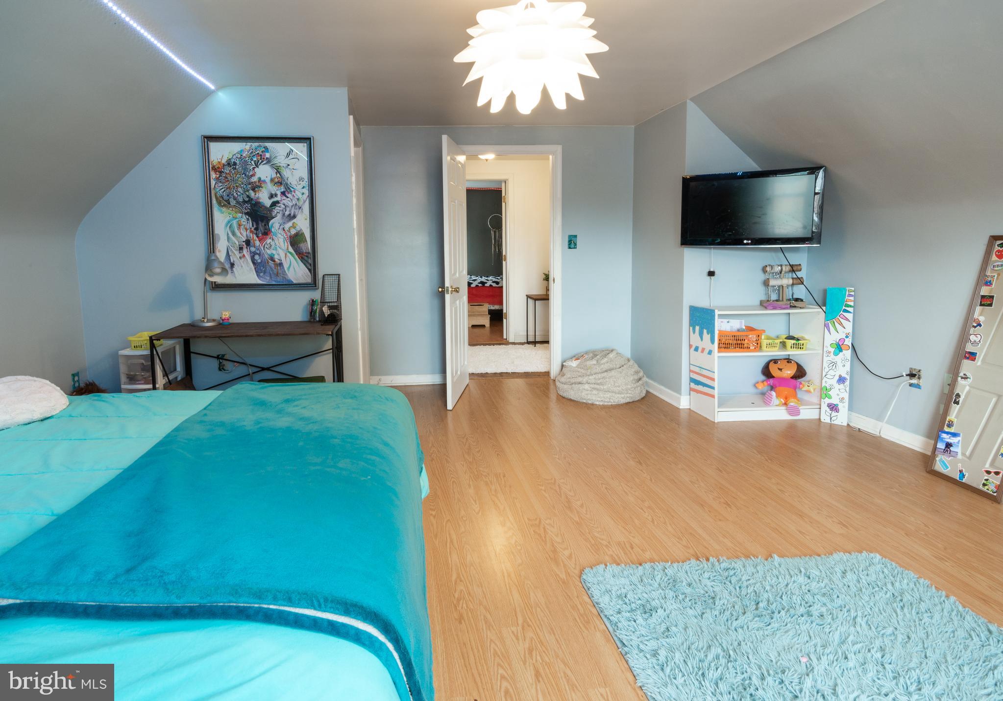 OAK HILLS - Residential