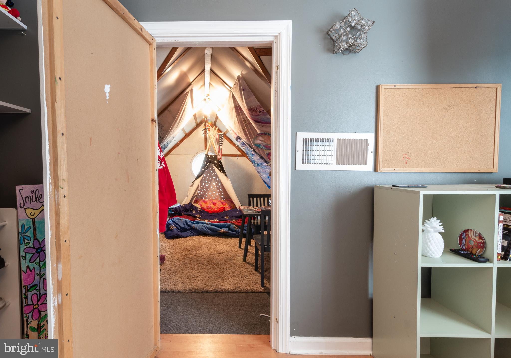 OAK HILLS - Residential