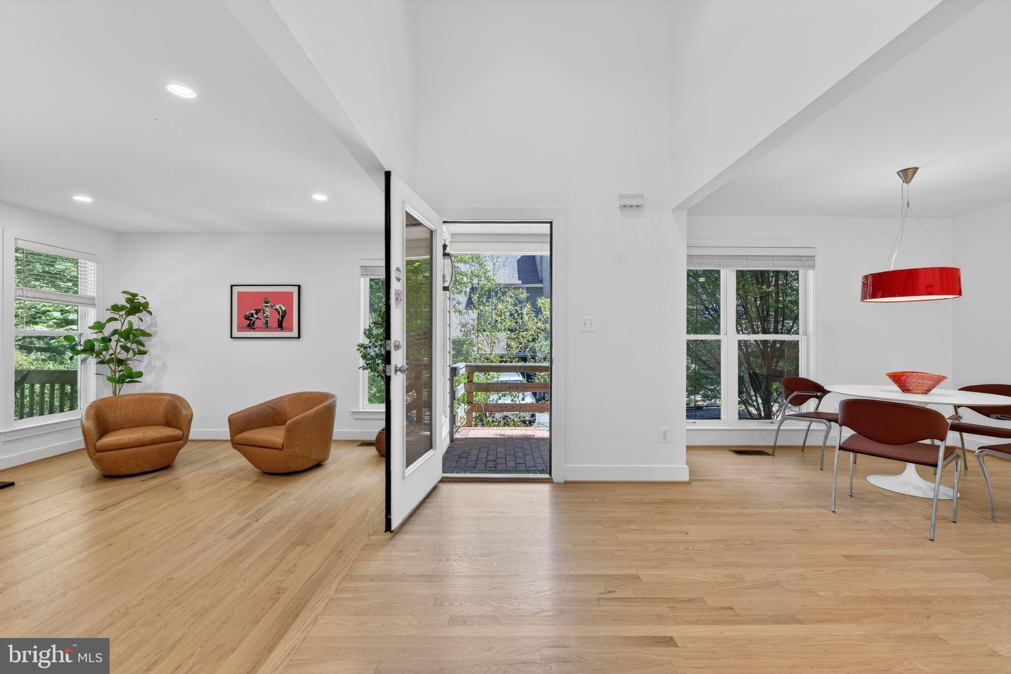1605 APRICOT COURT