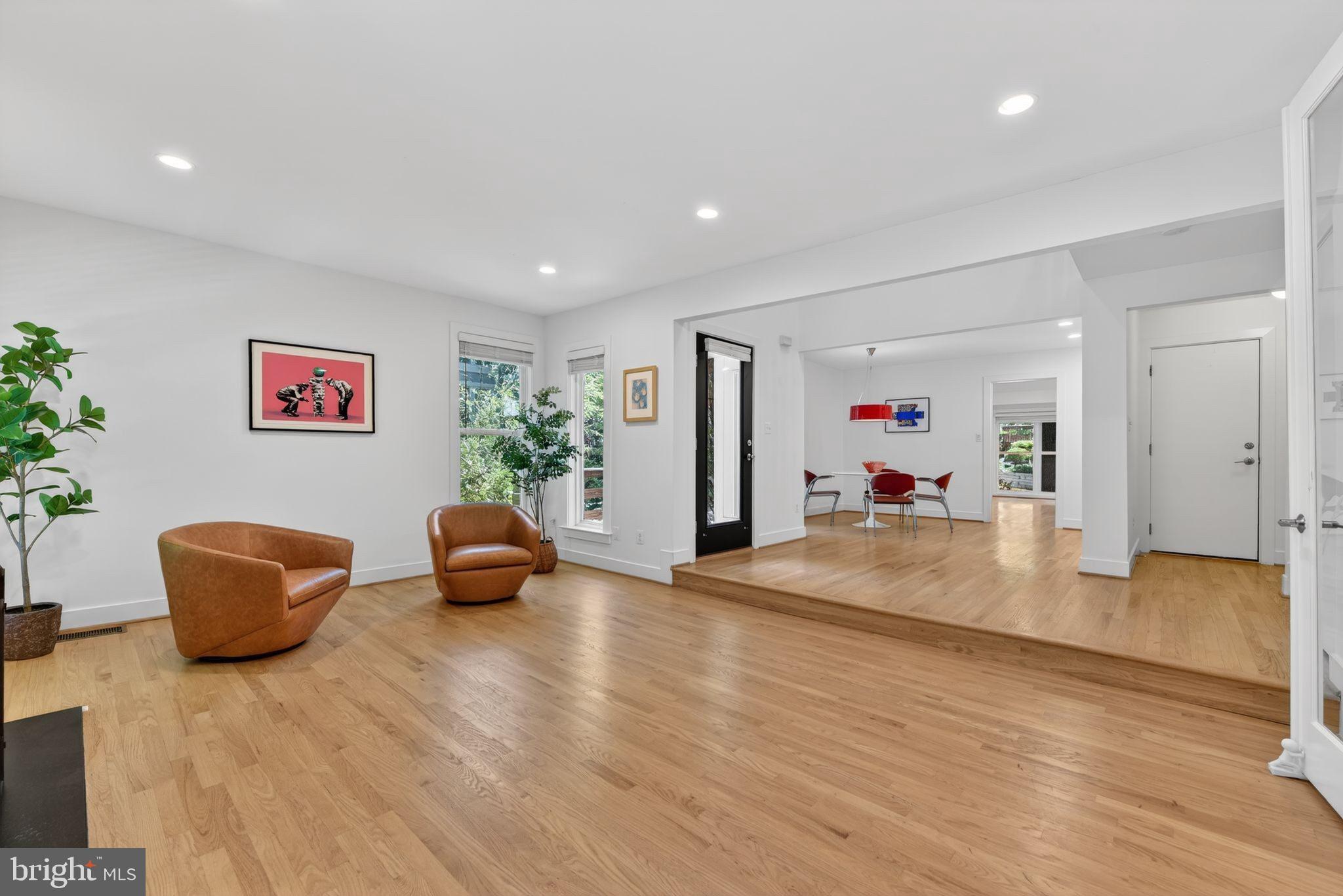 1605 APRICOT COURT