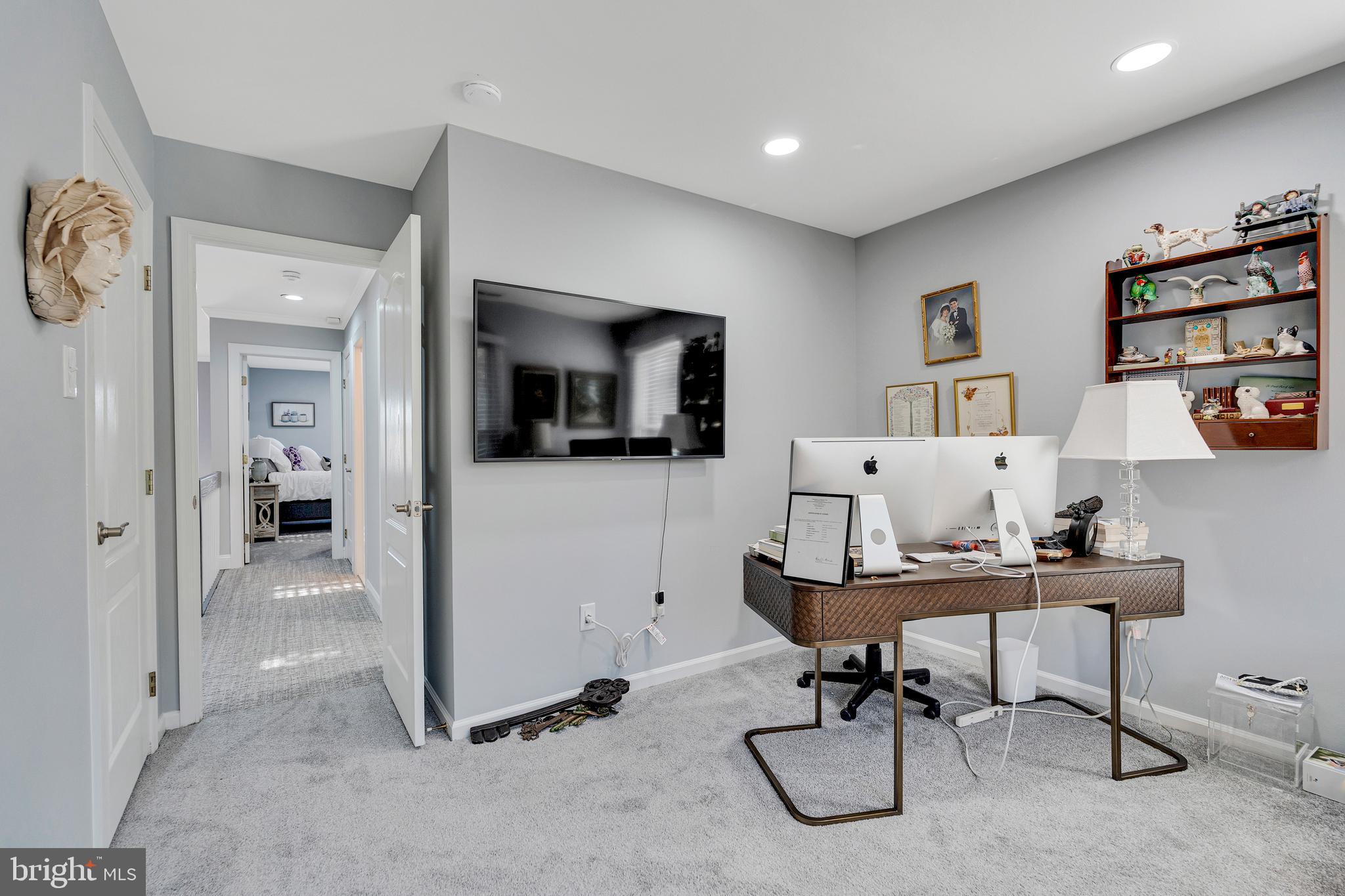 MERION HILL - Residential