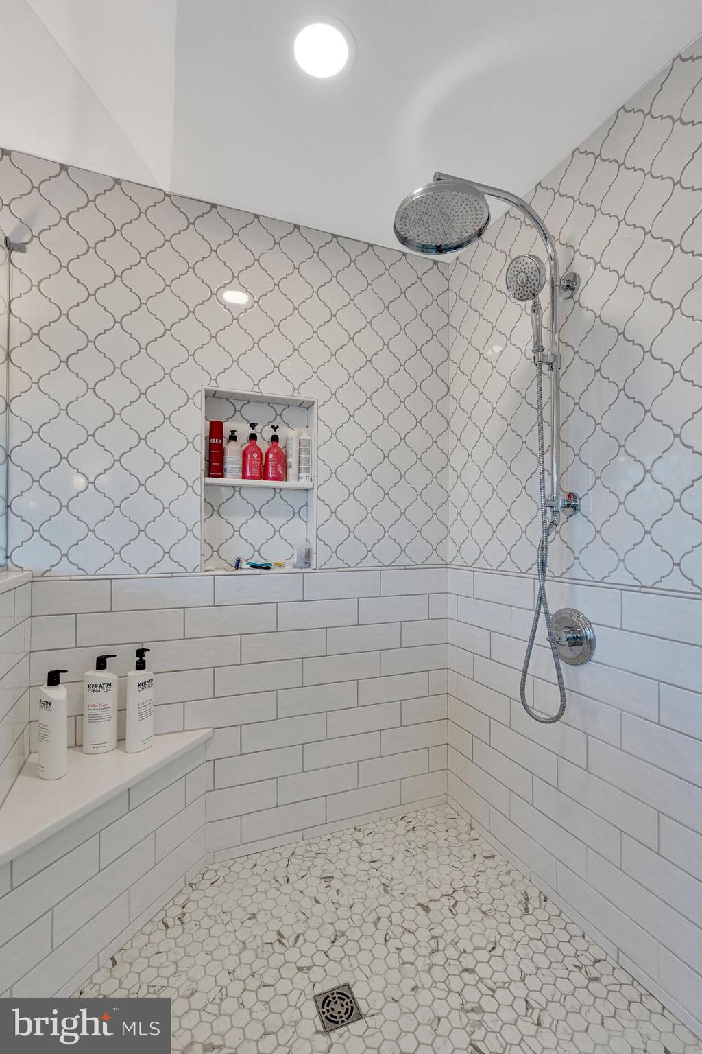 MERION HILL - Residential