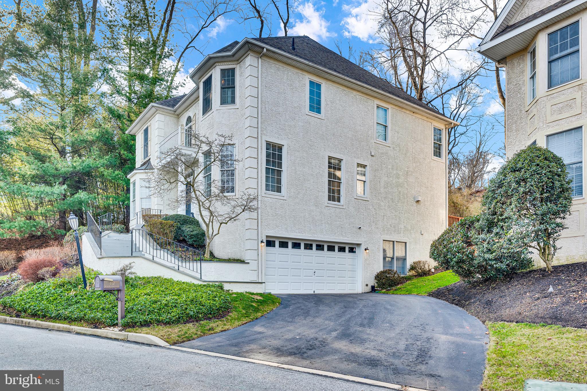 MERION HILL - Residential