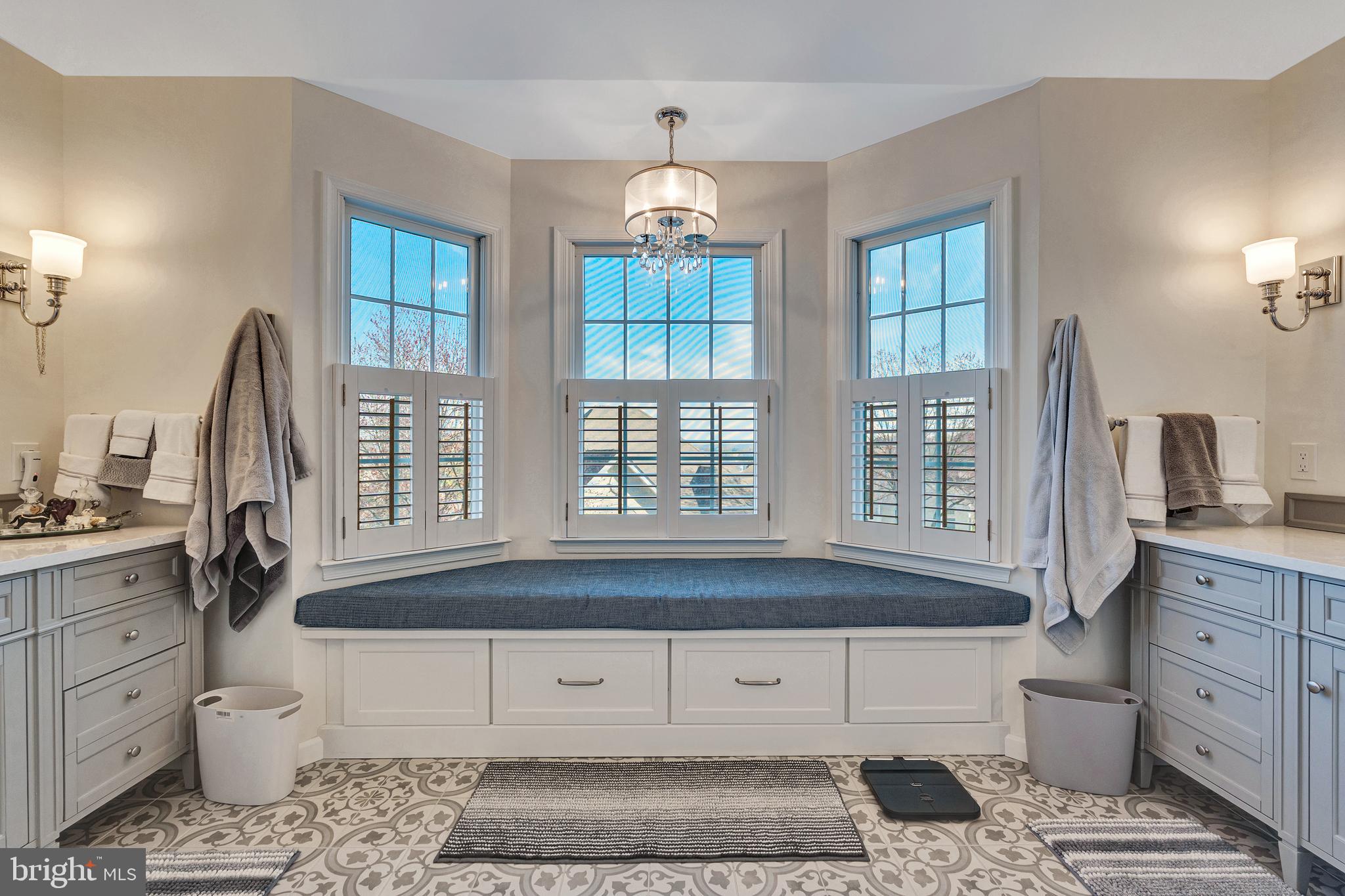 MERION HILL - Residential