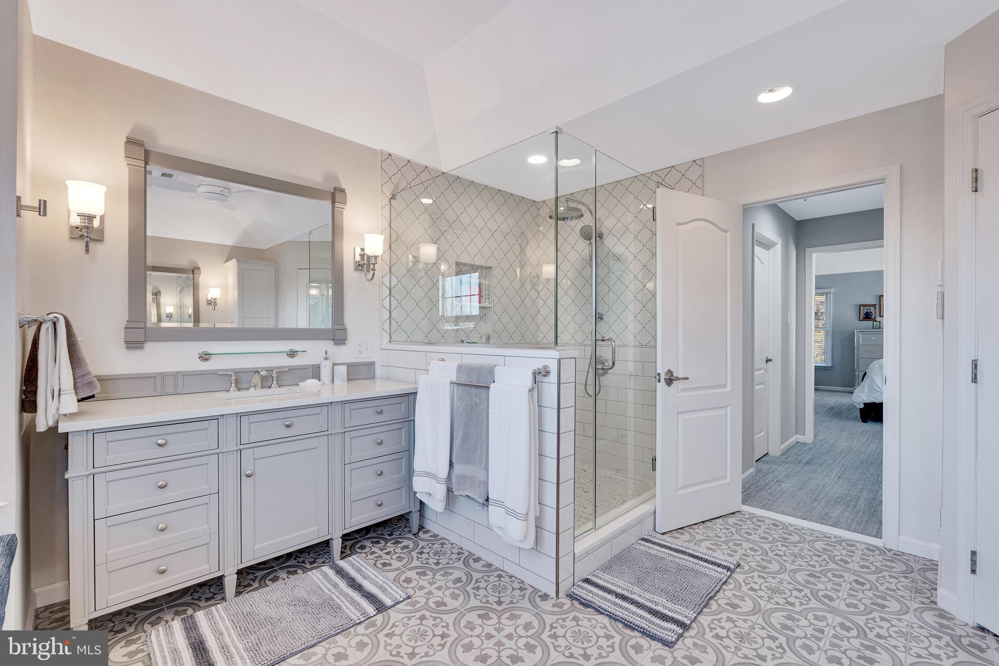 MERION HILL - Residential