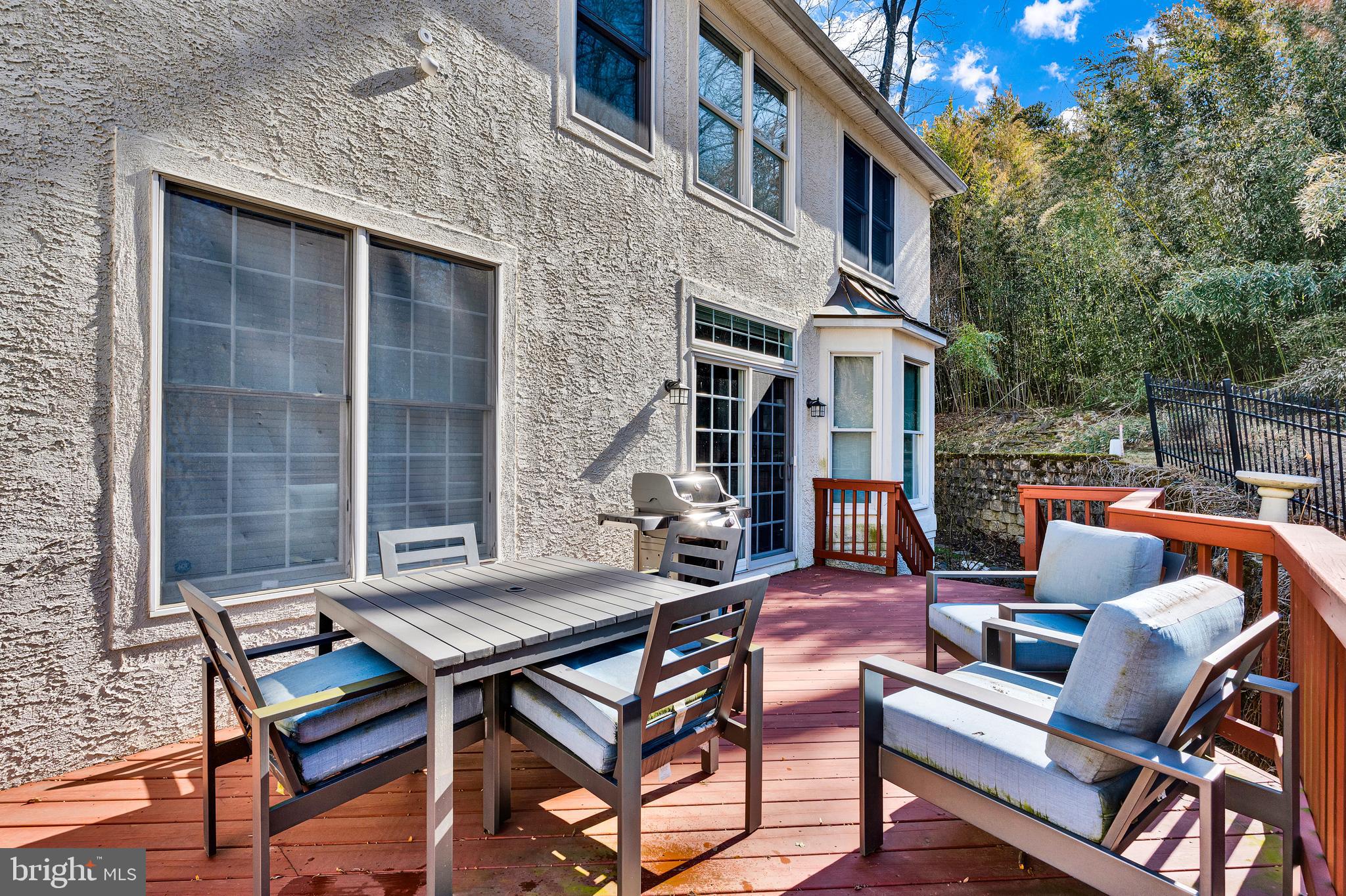 MERION HILL - Residential