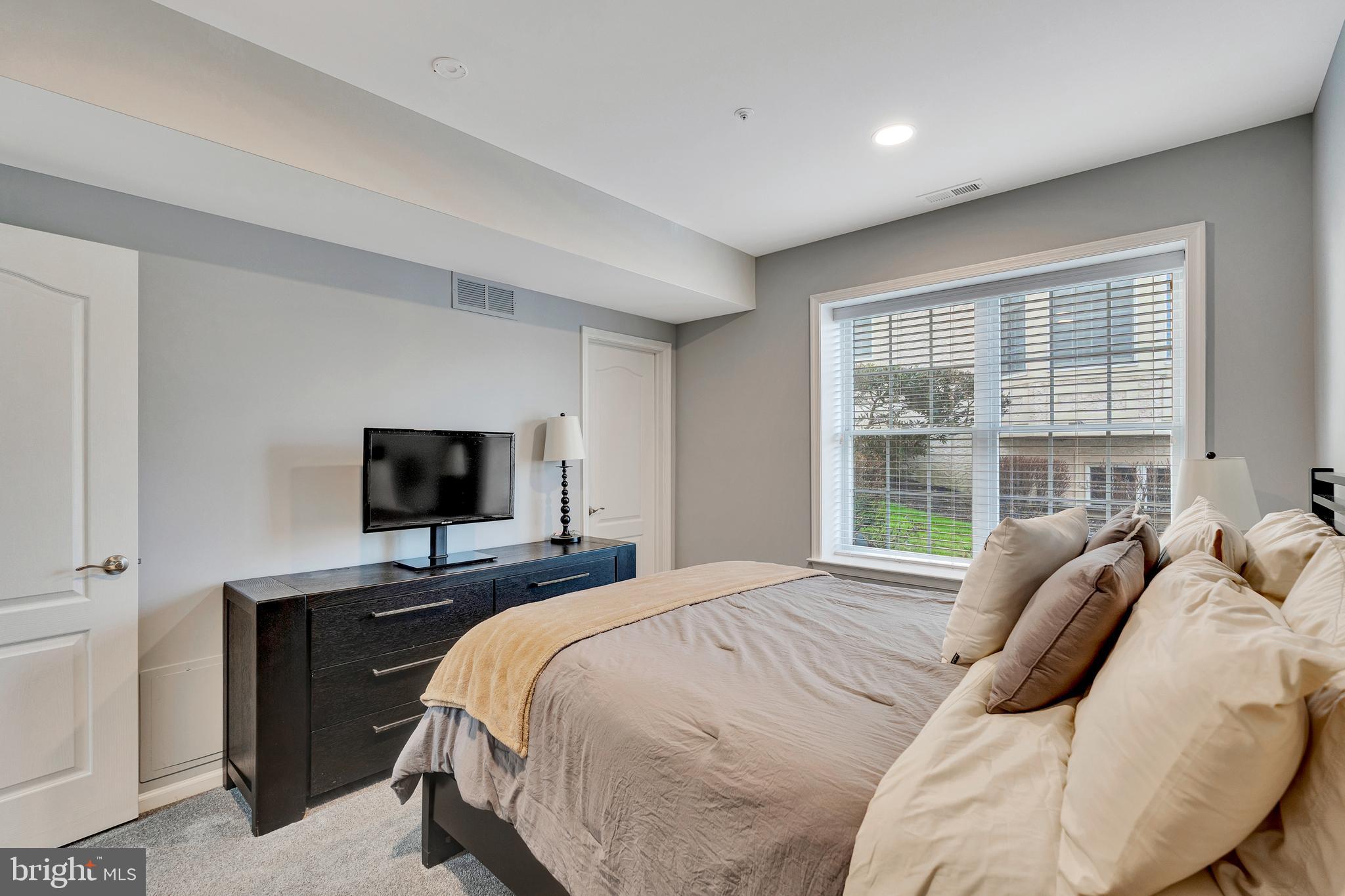 MERION HILL - Residential