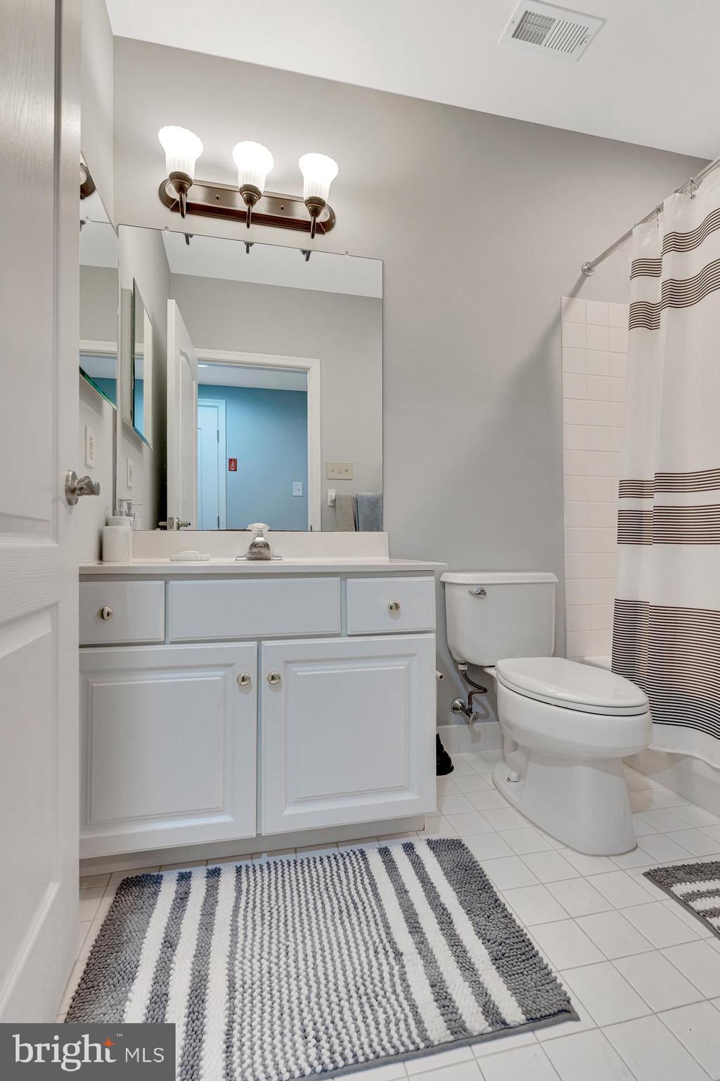 MERION HILL - Residential