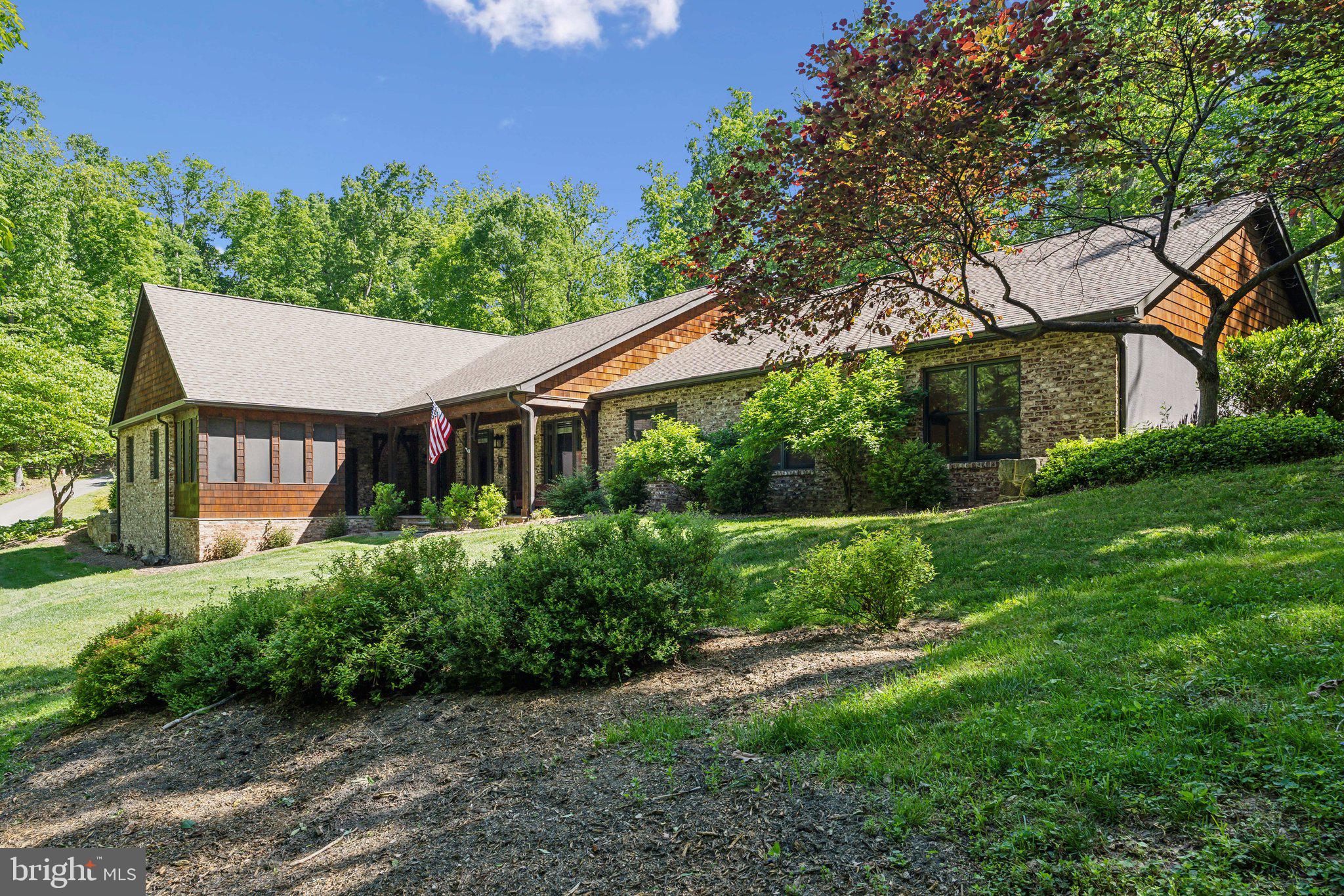 2277 INDIAN HOLLOW