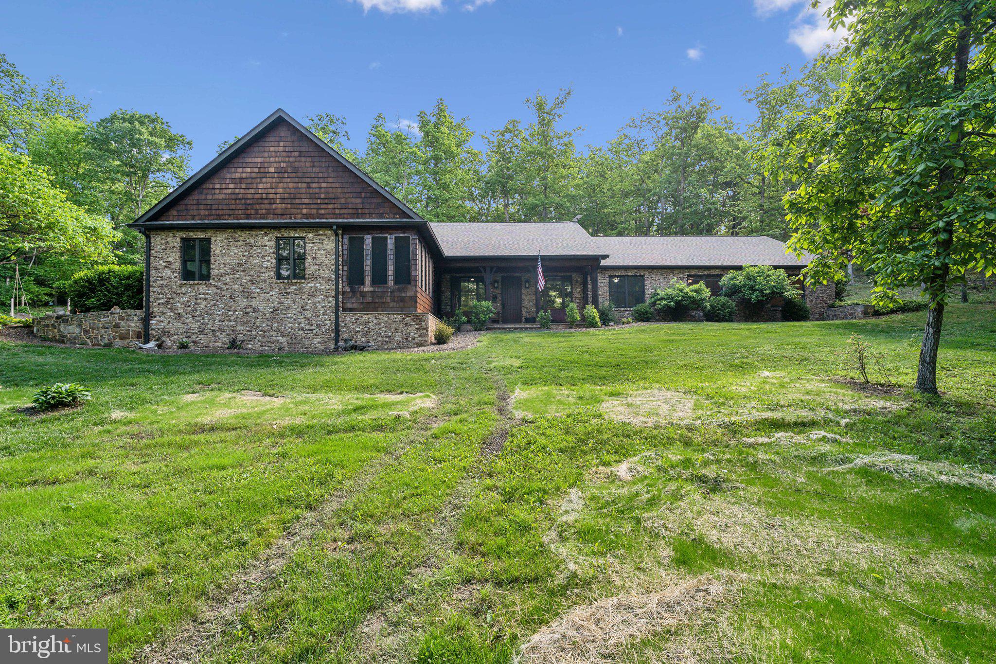 2277 INDIAN HOLLOW