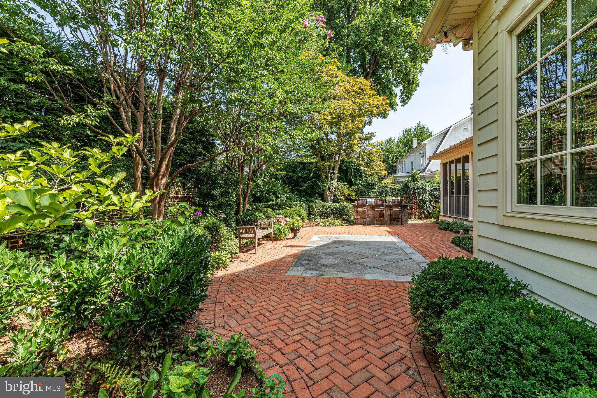 BAKER PARK - Residential