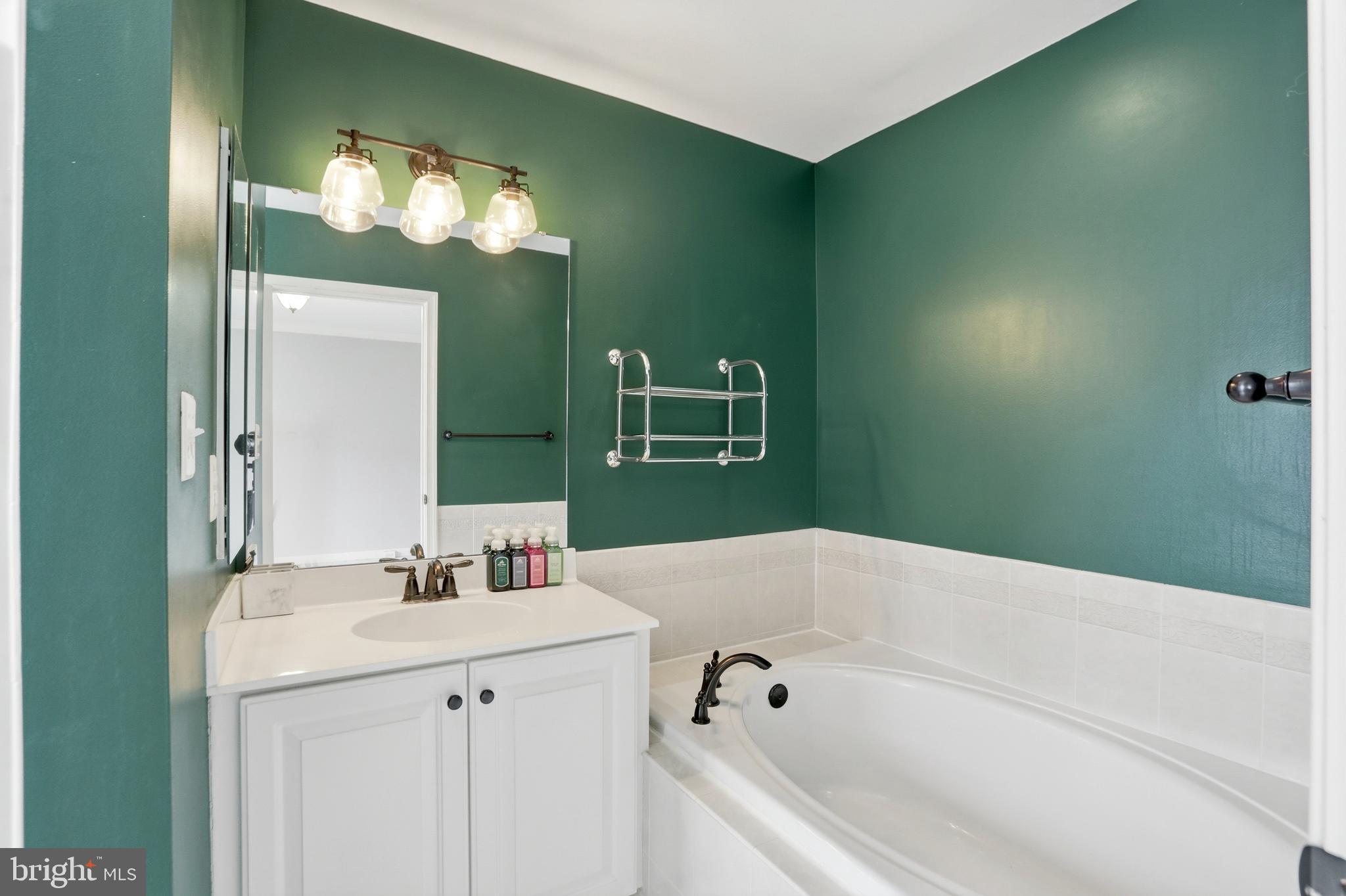 GLEN OAKS CONDOMINIUM - Residential