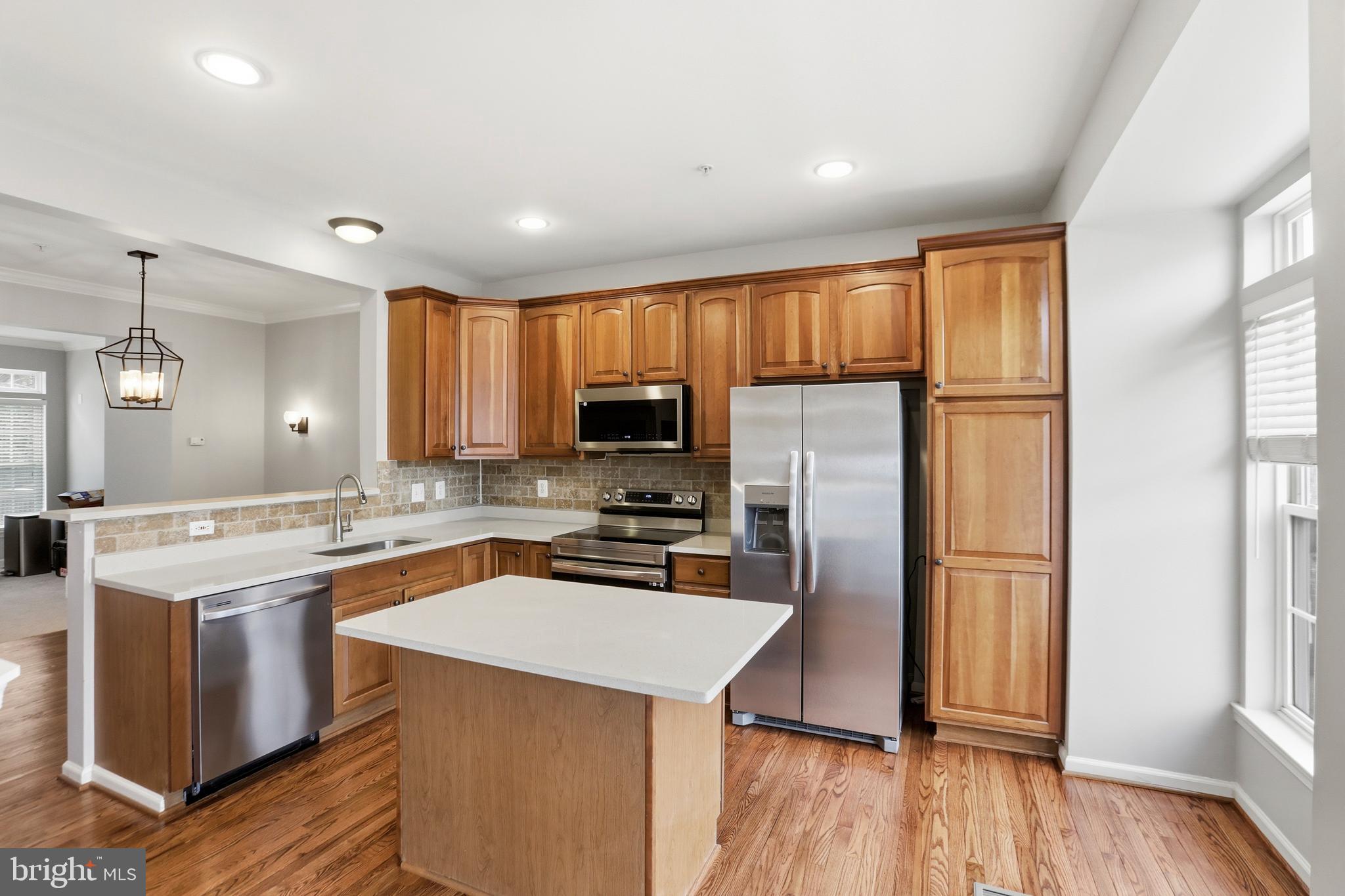 GLEN OAKS CONDOMINIUM - Residential