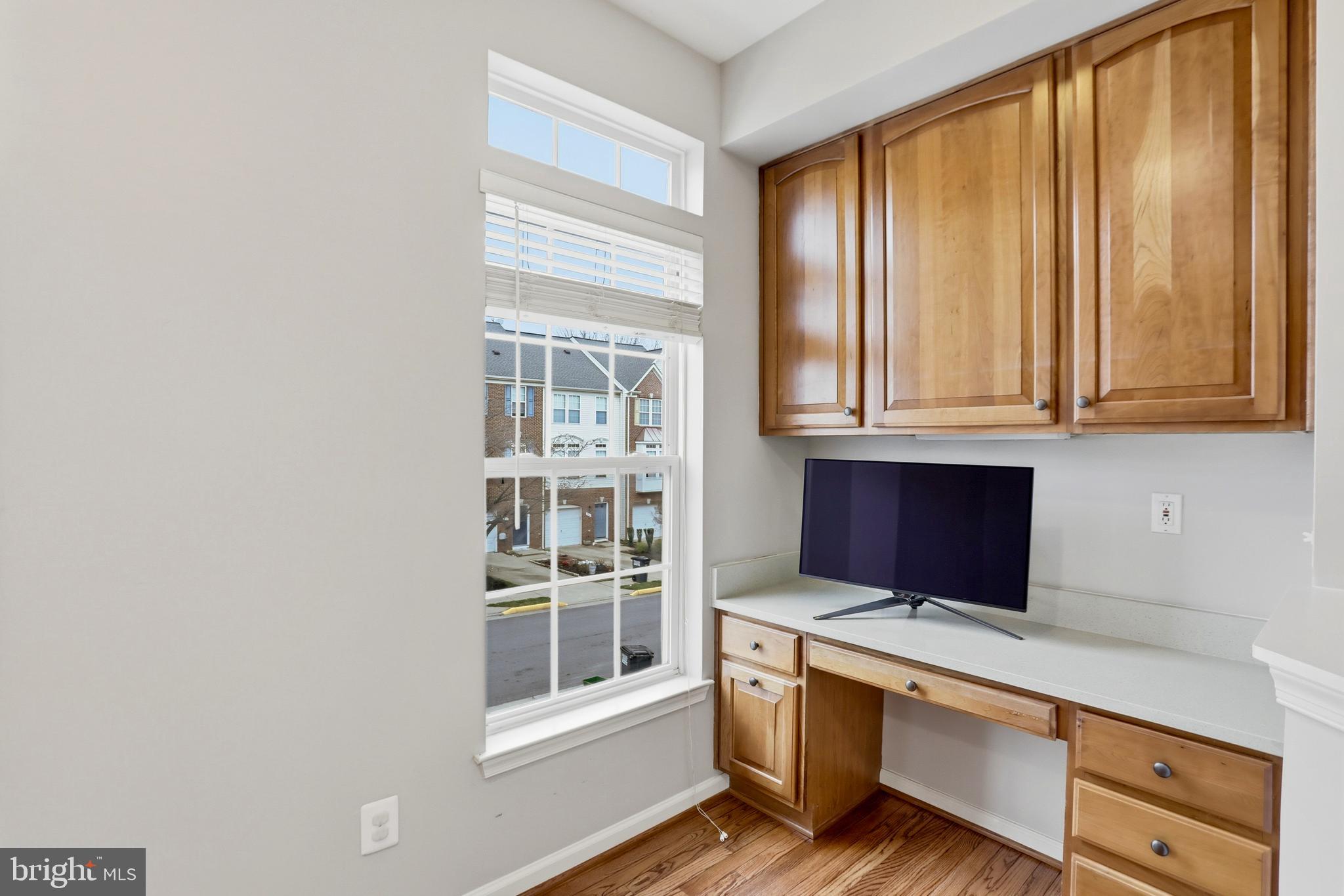 GLEN OAKS CONDOMINIUM - Residential