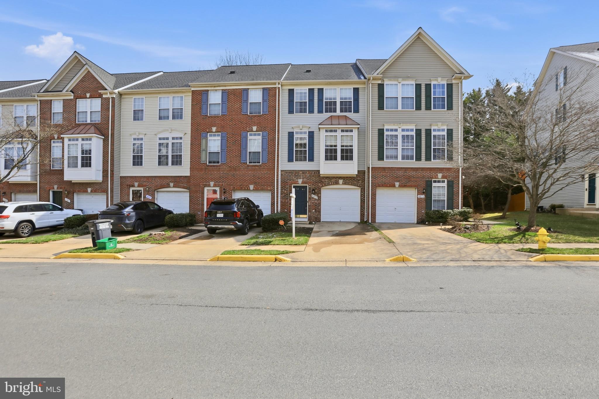 GLEN OAKS CONDOMINIUM - Residential