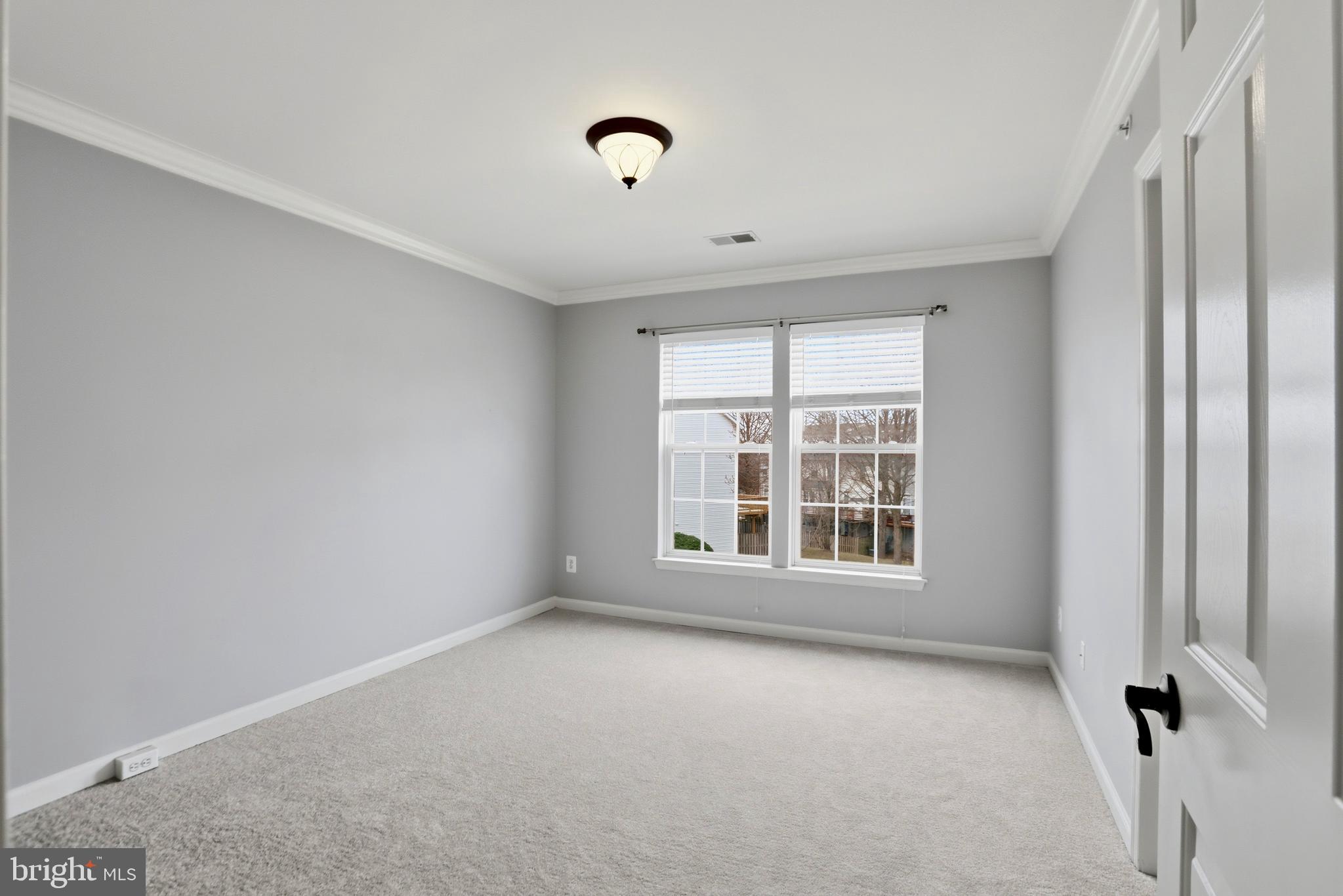 GLEN OAKS CONDOMINIUM - Residential