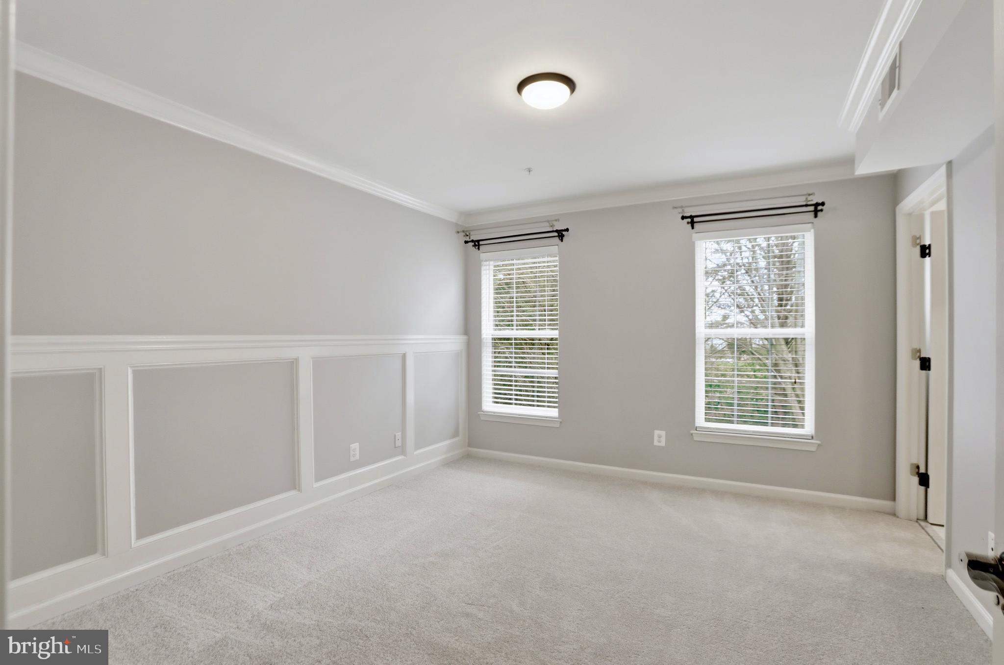 GLEN OAKS CONDOMINIUM - Residential