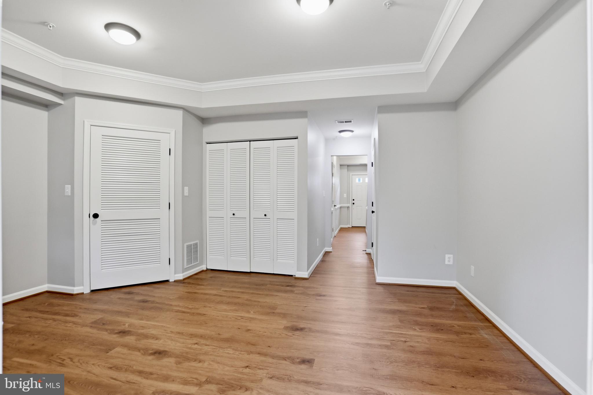 GLEN OAKS CONDOMINIUM - Residential