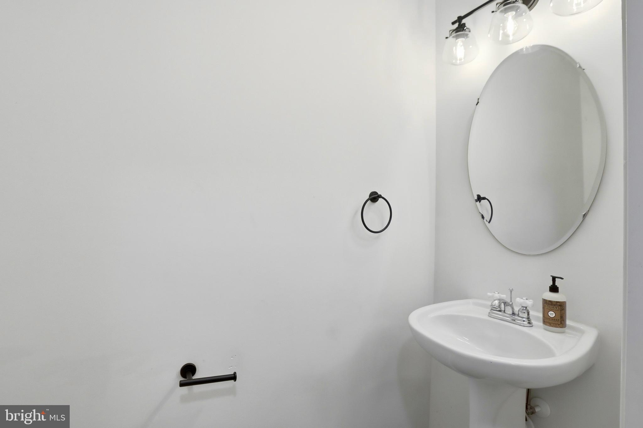 GLEN OAKS CONDOMINIUM - Residential