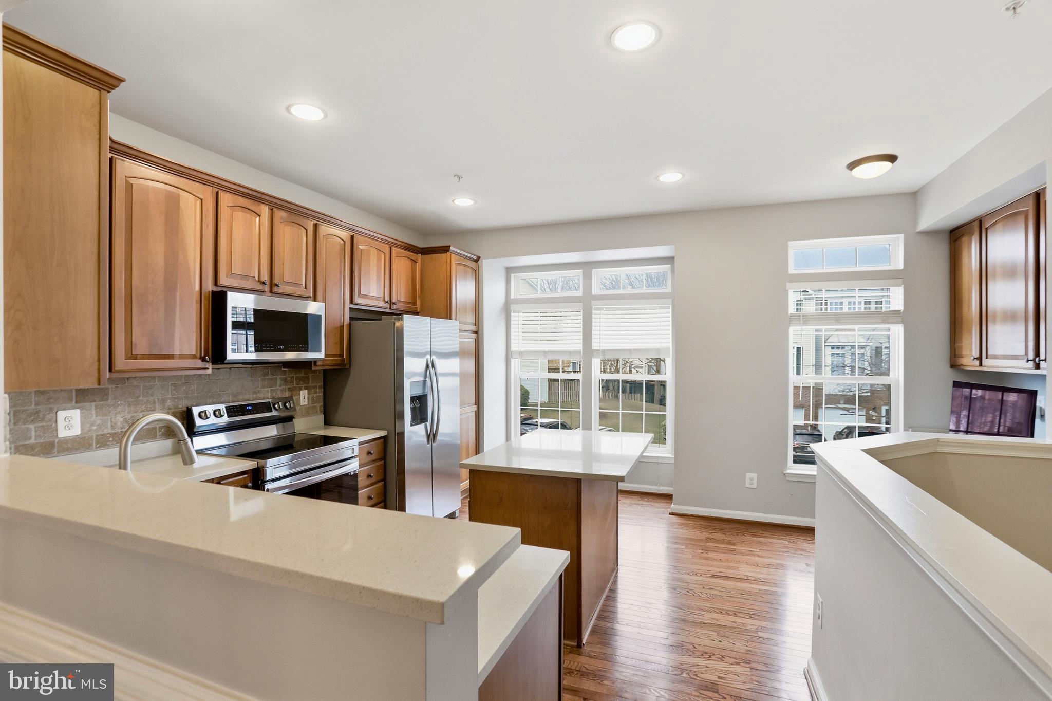 GLEN OAKS CONDOMINIUM - Residential