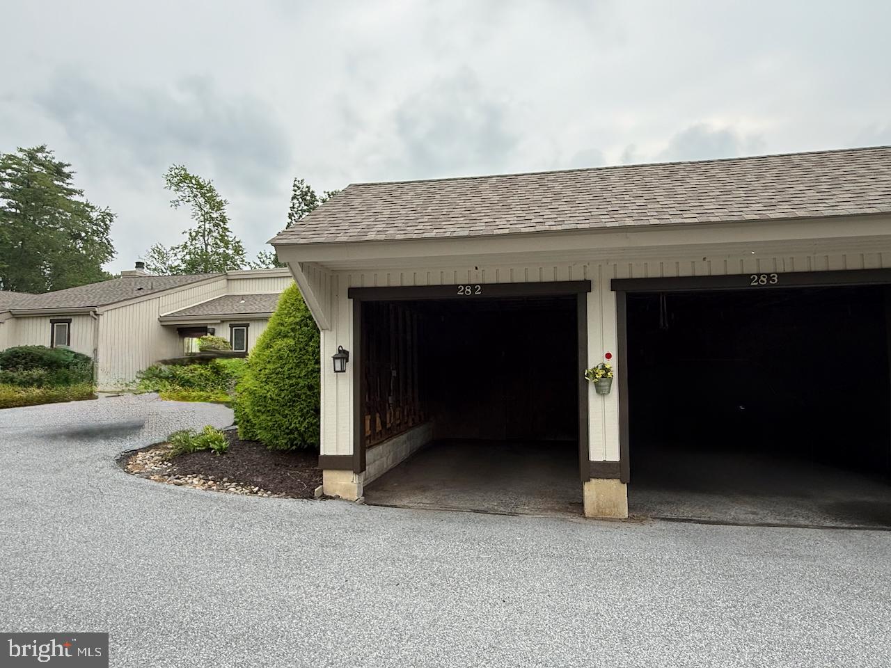 HERSHEYS MILL ESTS - Residential