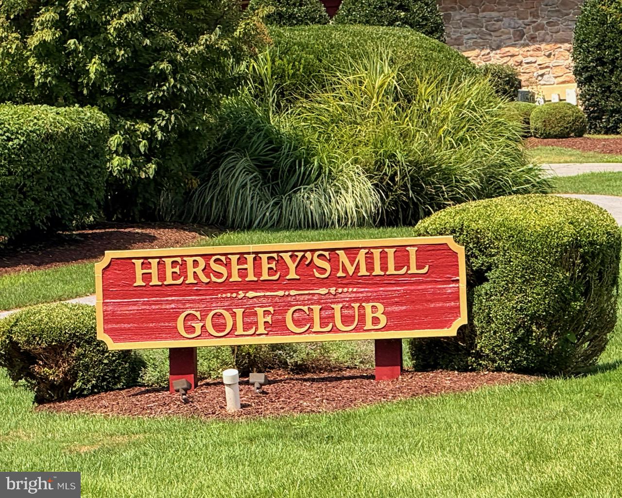 HERSHEYS MILL ESTS - Residential