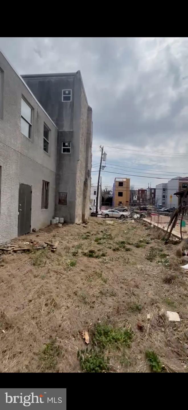 FAIRMOUNT - Commercial Sale