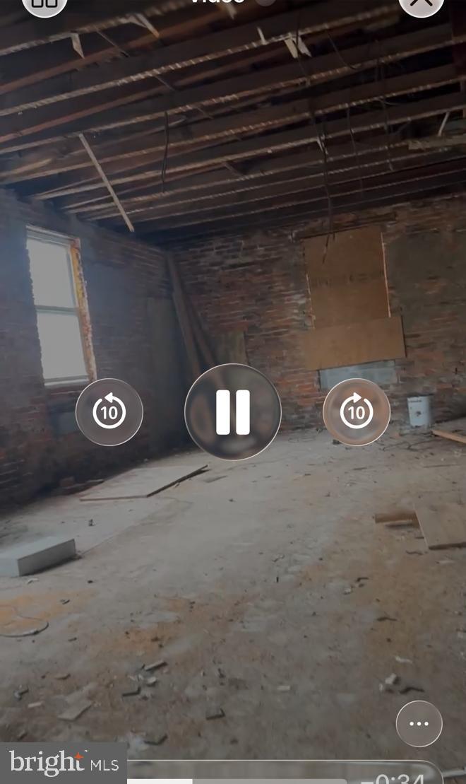 FAIRMOUNT - Commercial Sale