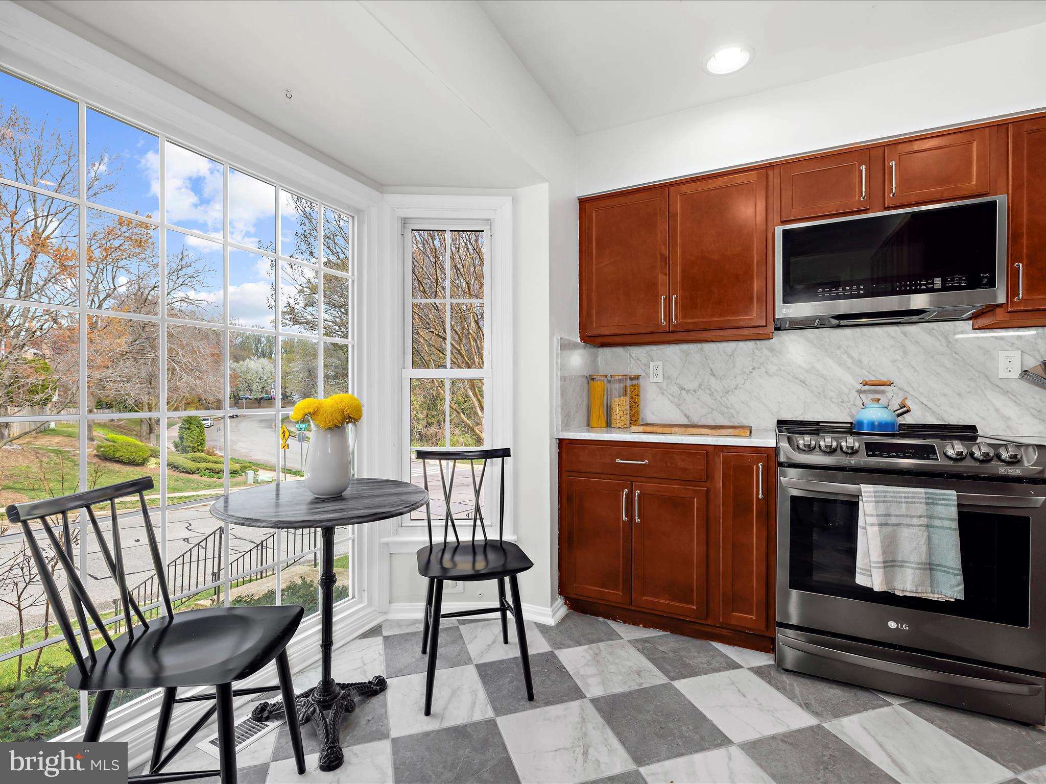 BAY HILLS TANGLEWOOD - Residential