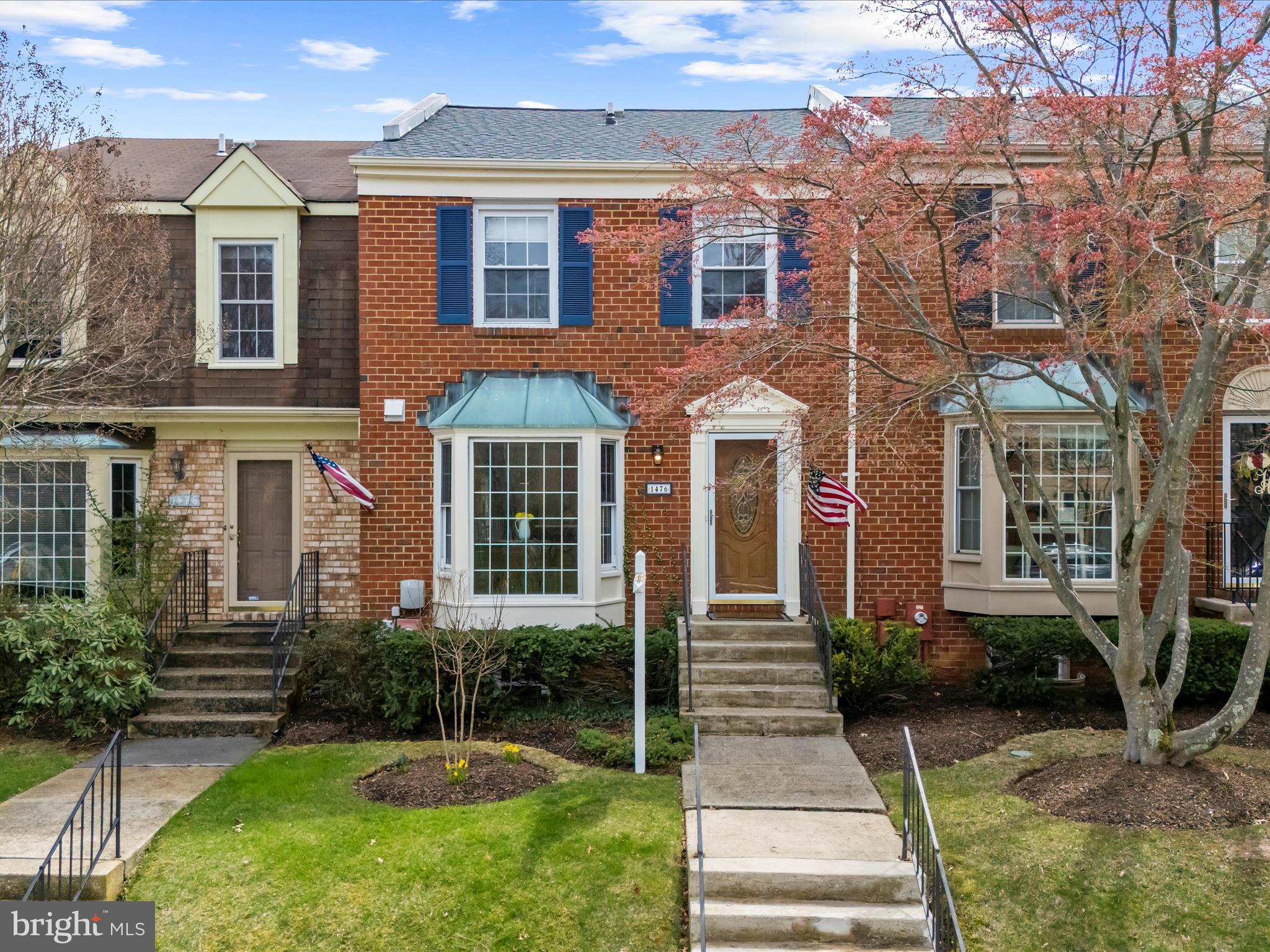 BAY HILLS TANGLEWOOD - Residential