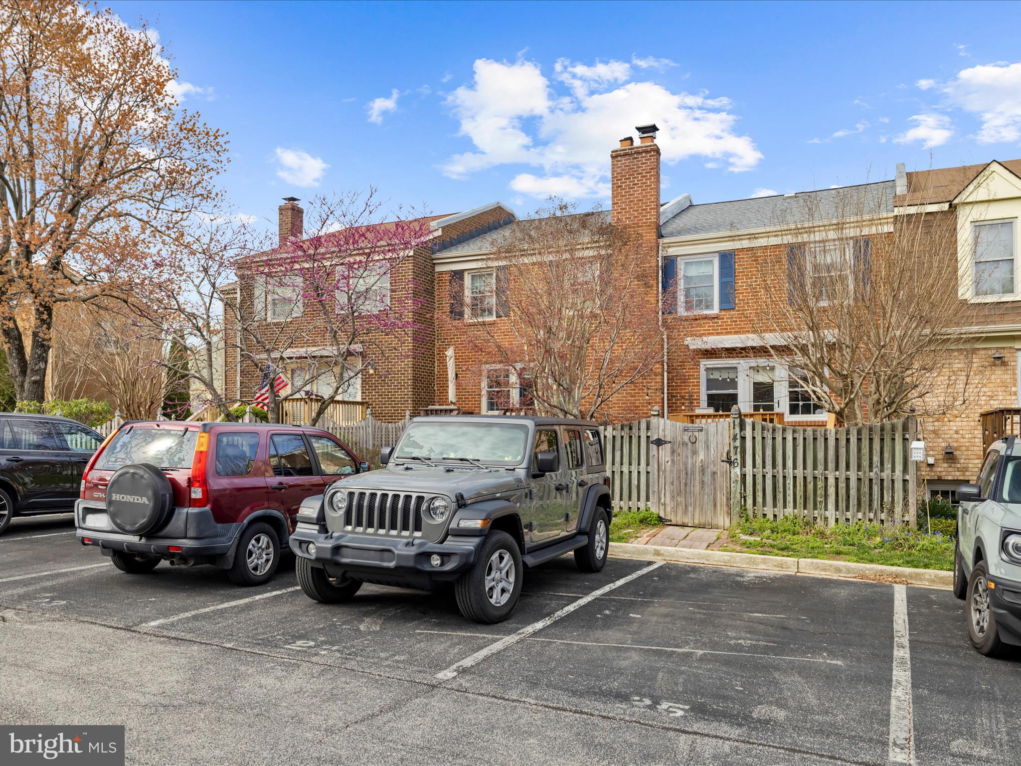 BAY HILLS TANGLEWOOD - Residential