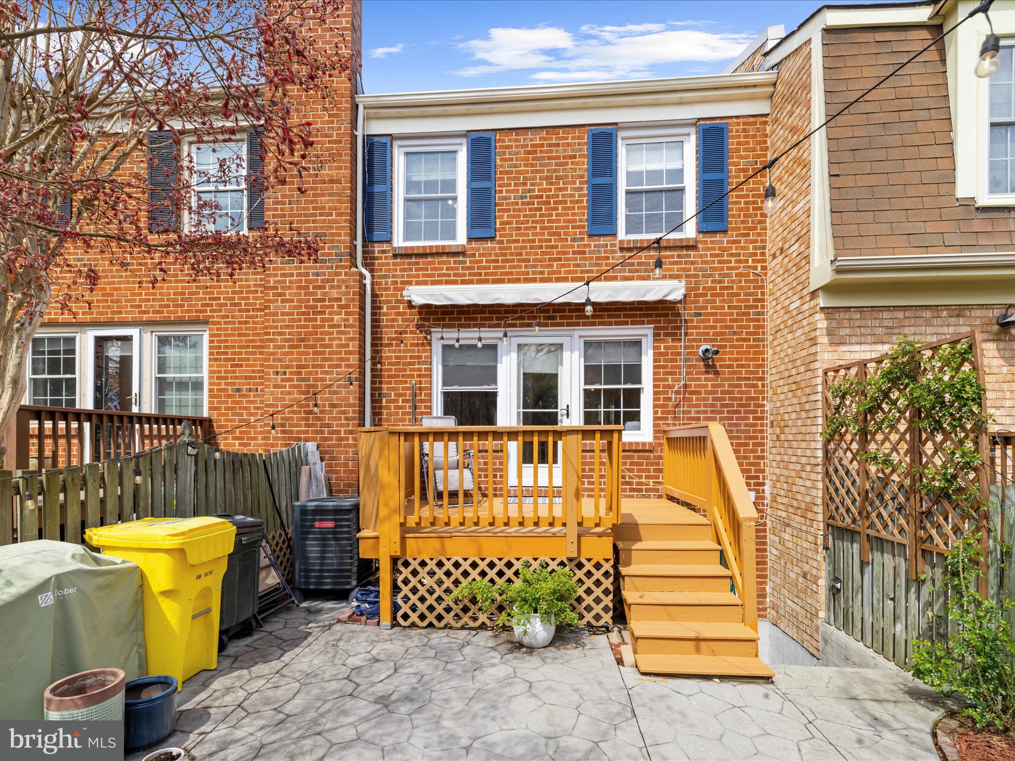 BAY HILLS TANGLEWOOD - Residential