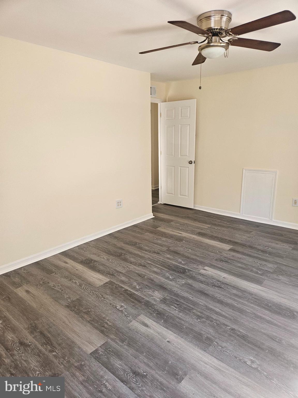 2201 STRAHLE STREET 00 B207