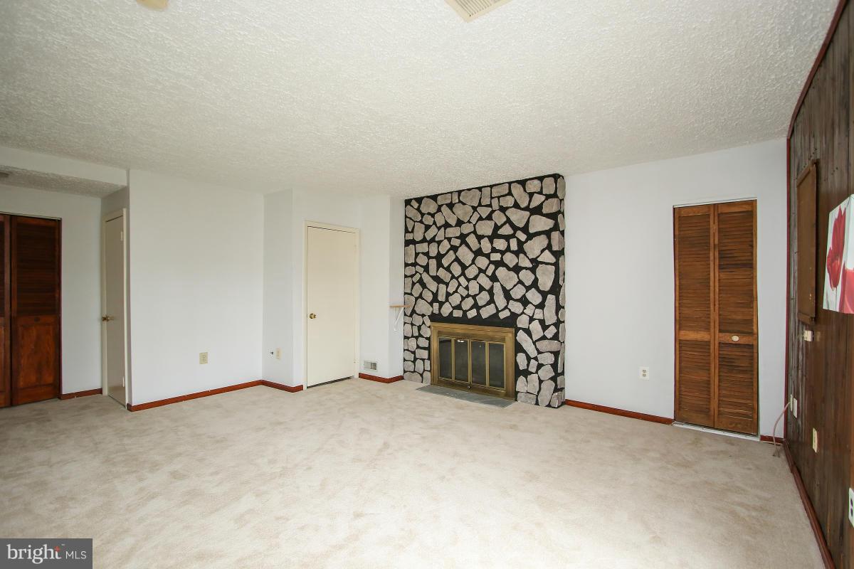 GLEN ORA - PLAT 9 - Residential