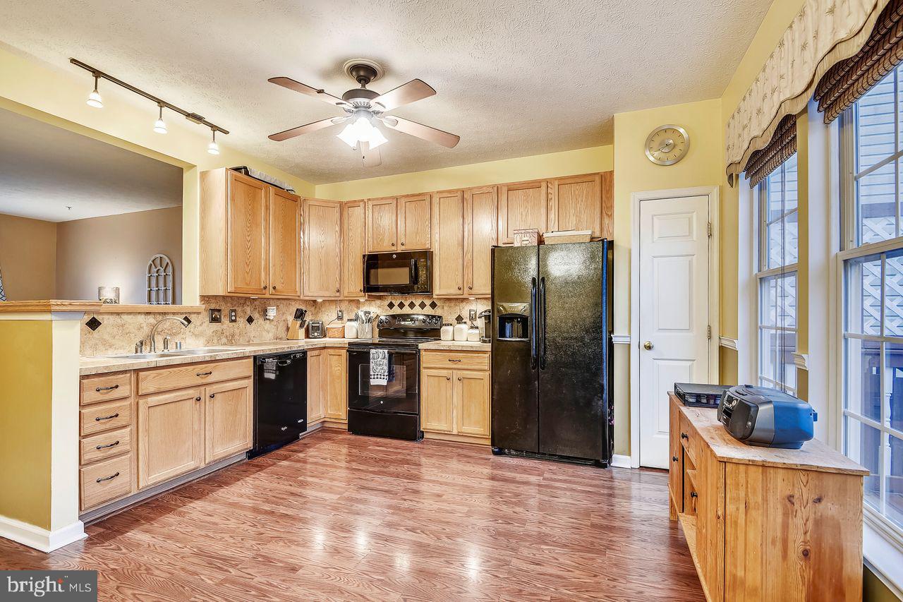 HOLLY WOODS - Residential