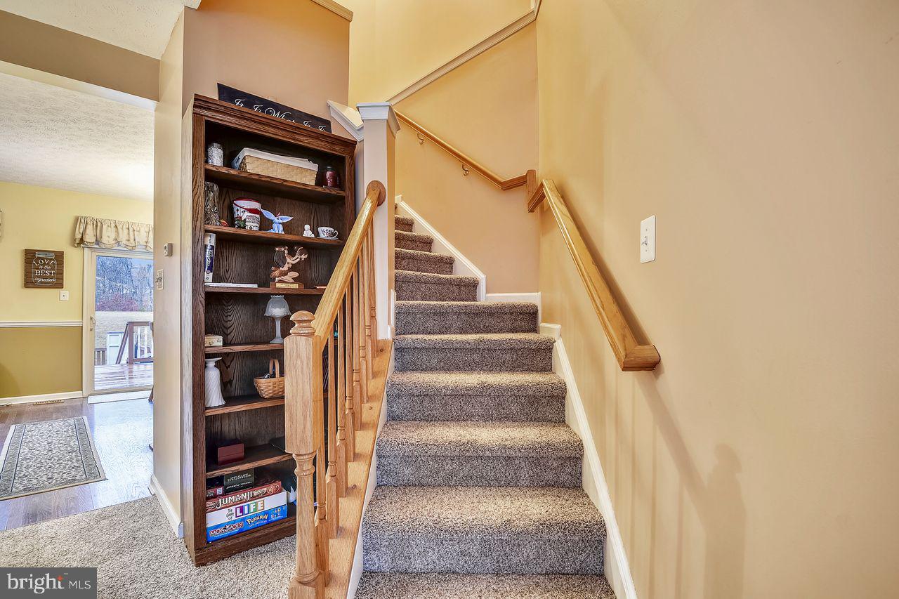 HOLLY WOODS - Residential