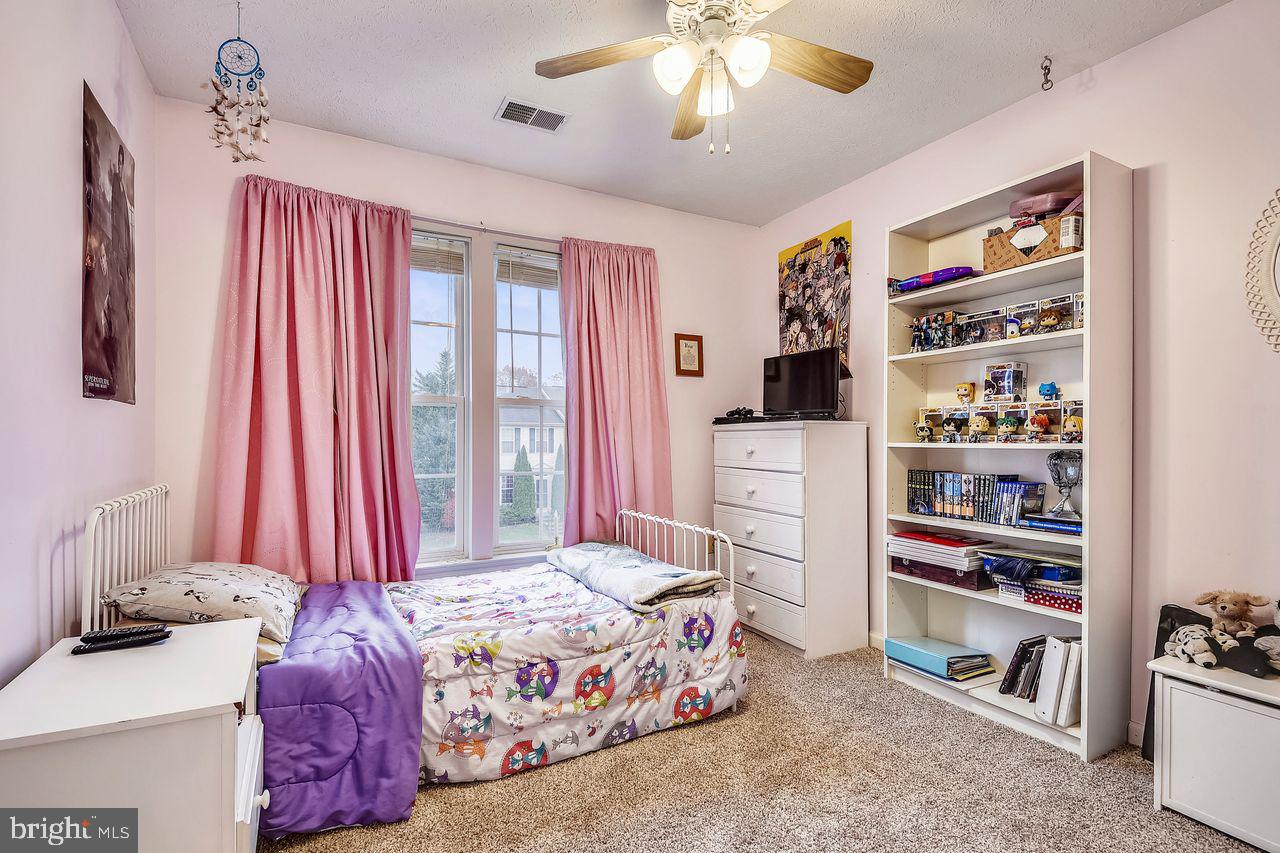 HOLLY WOODS - Residential